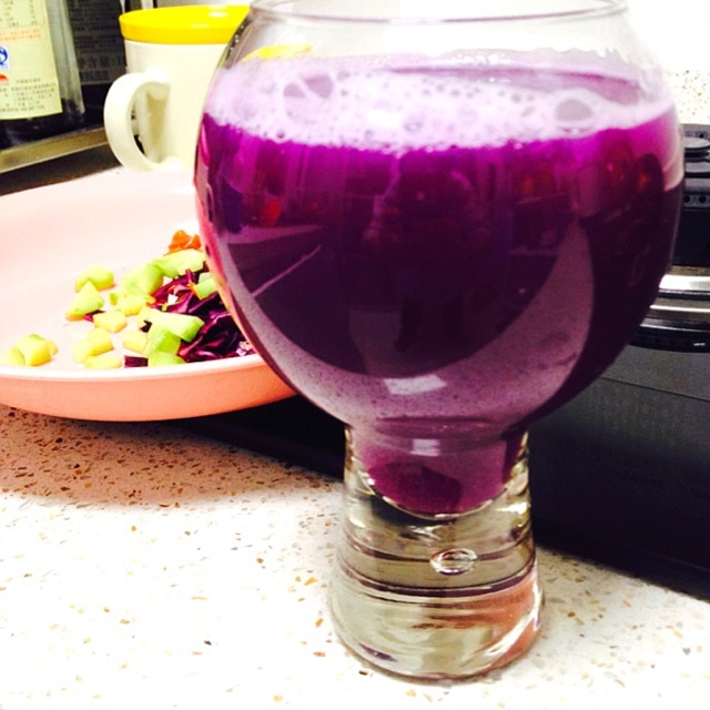 紫甘蓝黄瓜梨汁