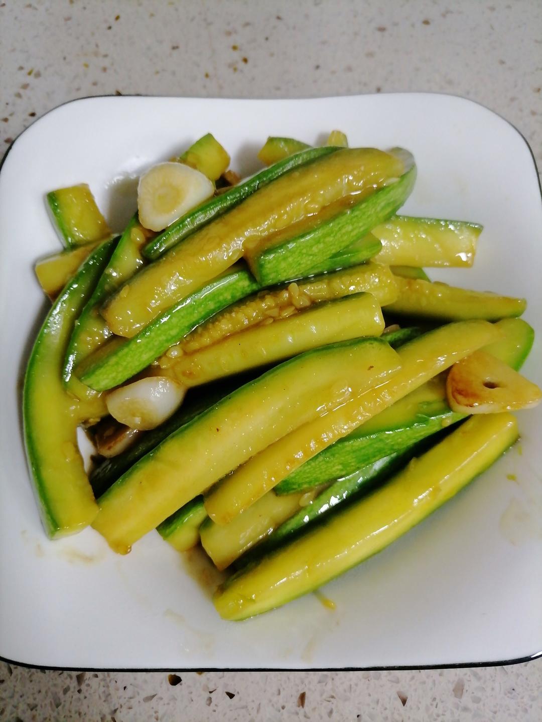 香炒脆西葫芦条