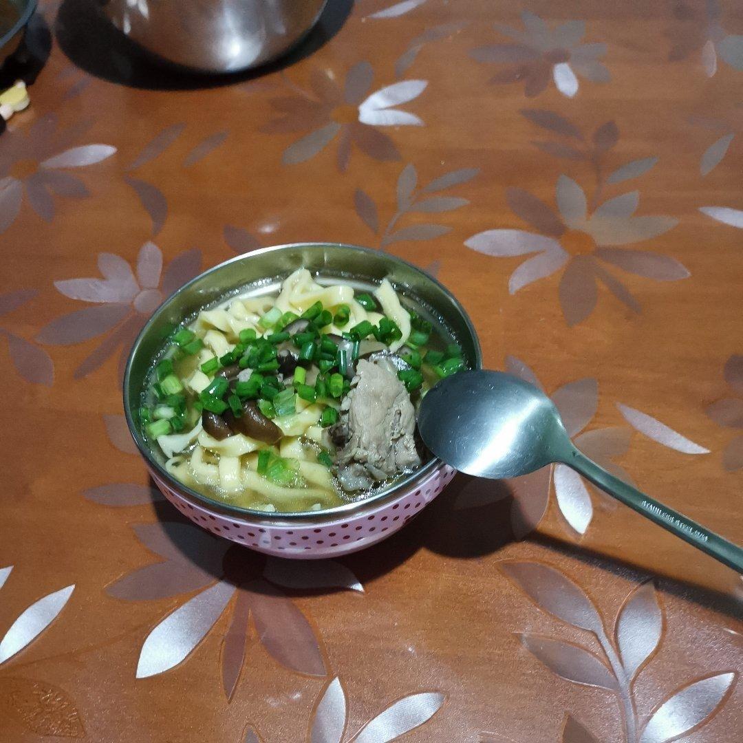 手工胡萝卜面条