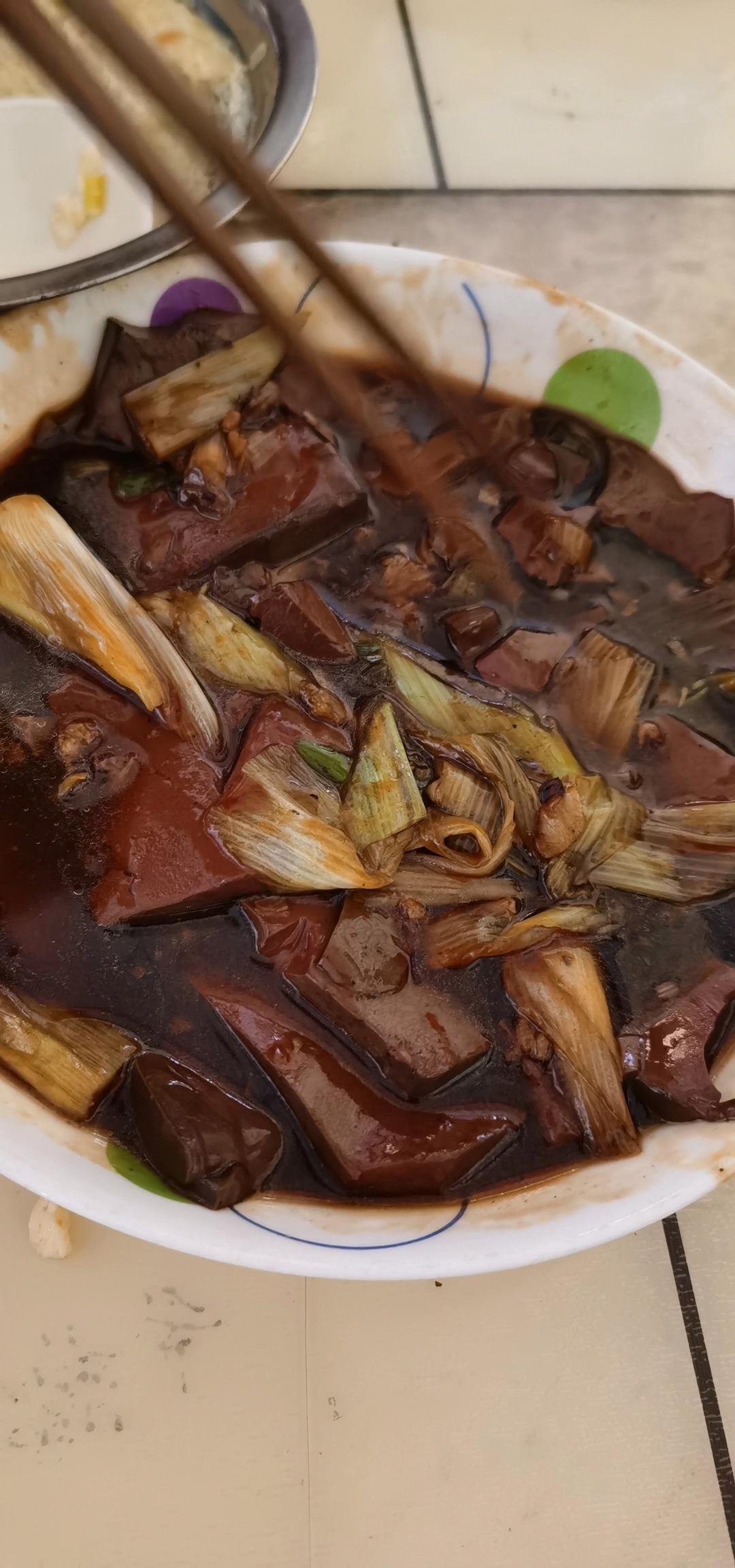 大葱冒鸭血（炒鸭血）