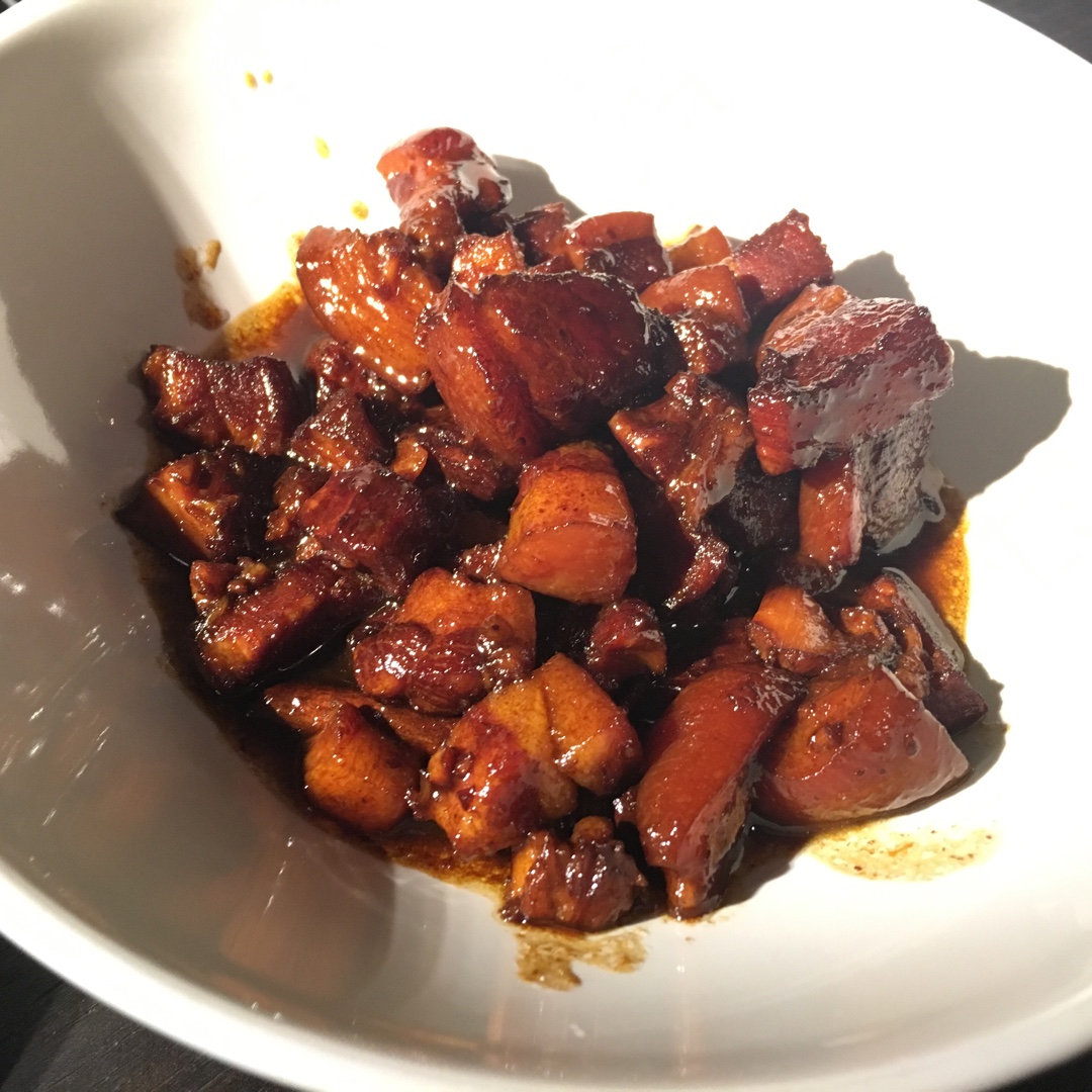 吃着碗里望着锅里的红烧肉