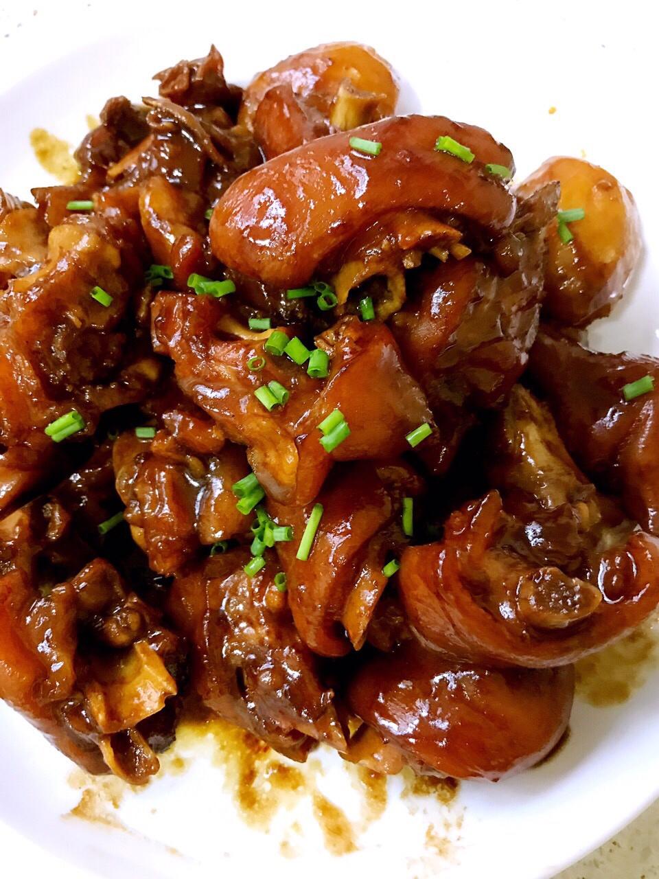 美味的家常菜：红烧猪蹄