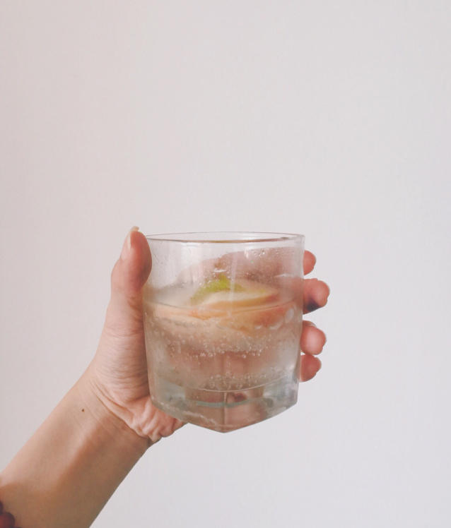 如何get一杯少女心满满的粉红色夏日特饮----蜜桃气泡水