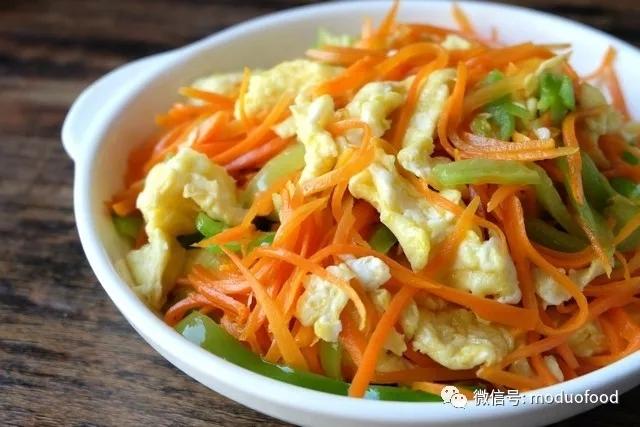 胡萝卜炒鸡蛋的做法