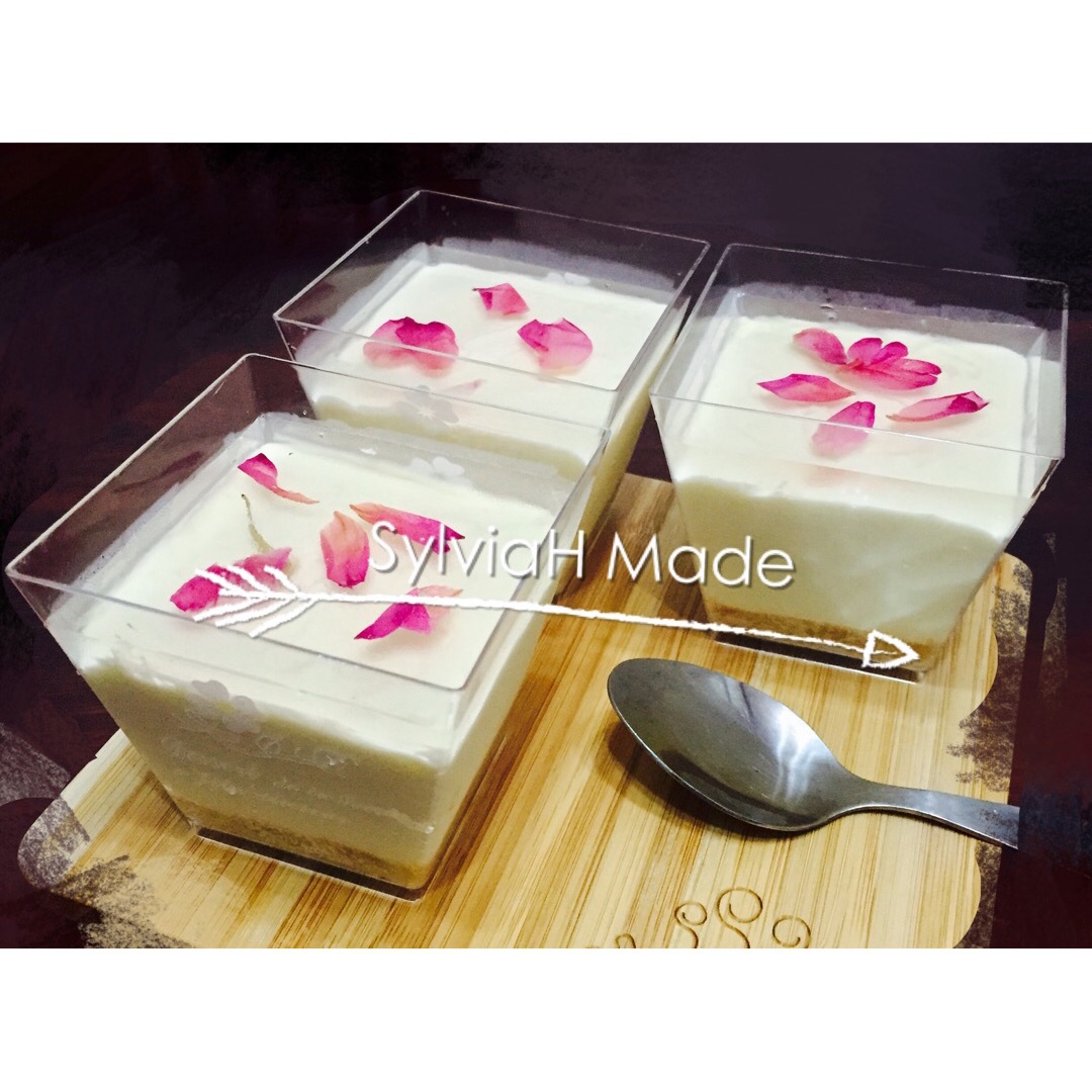 樱花乳酪慕斯蛋糕