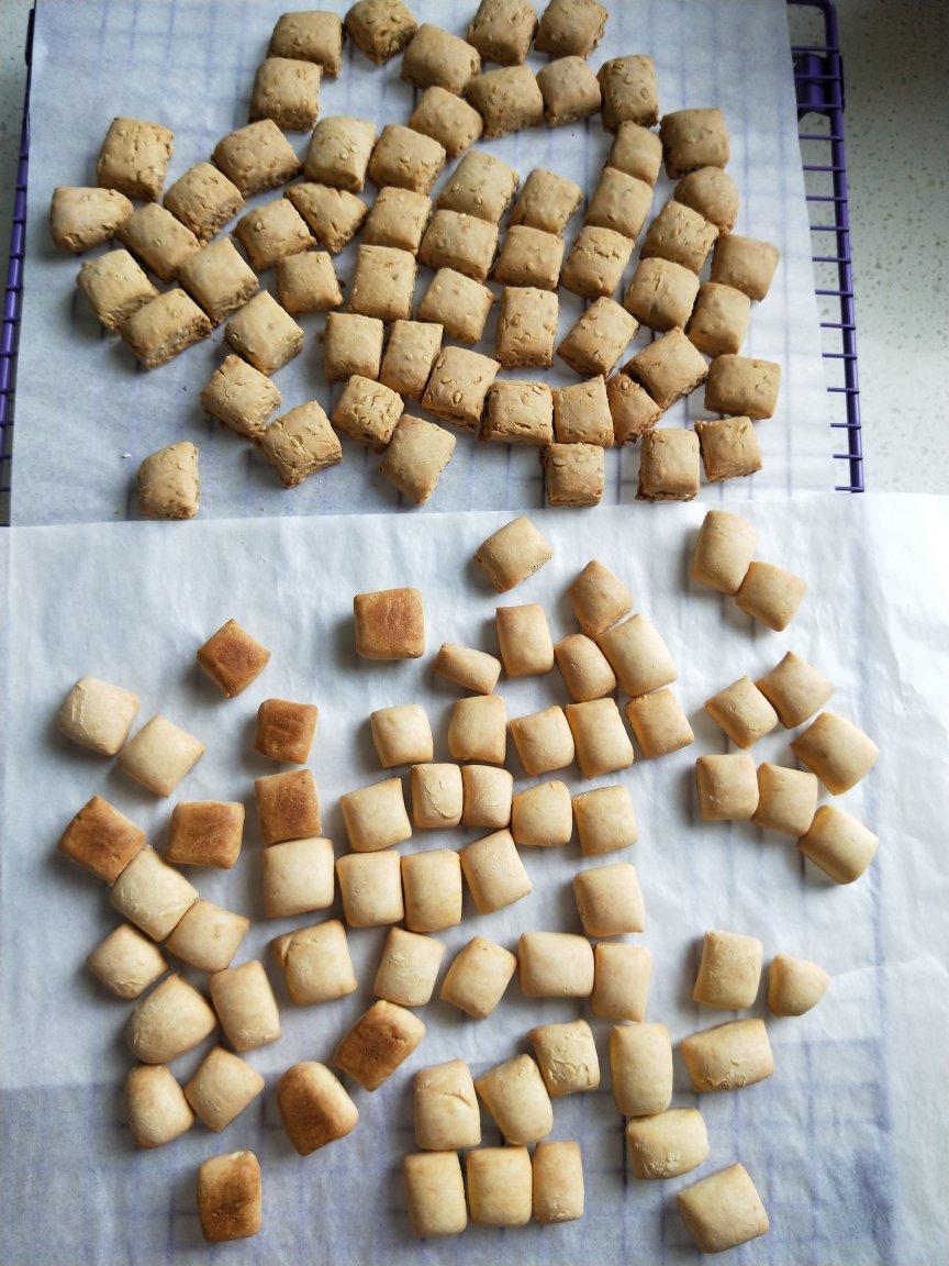 小石头饼干。