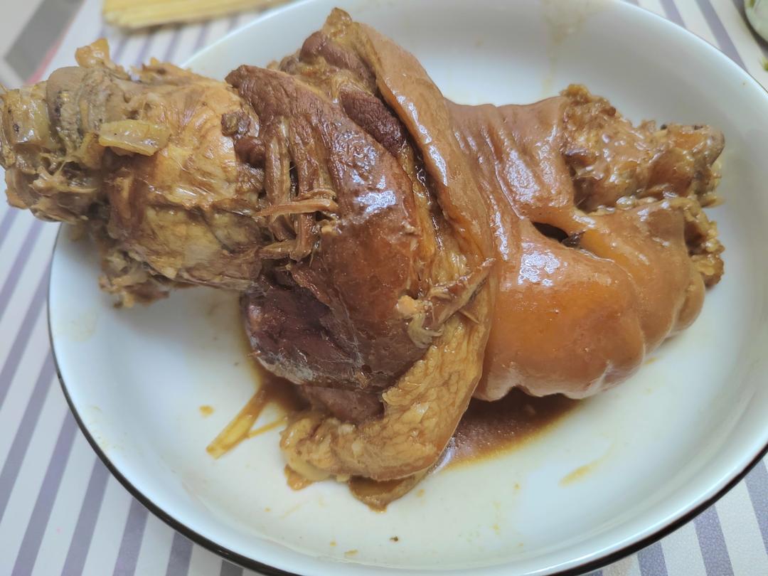 【红烧肘子】（家庭版卤蹄膀）
