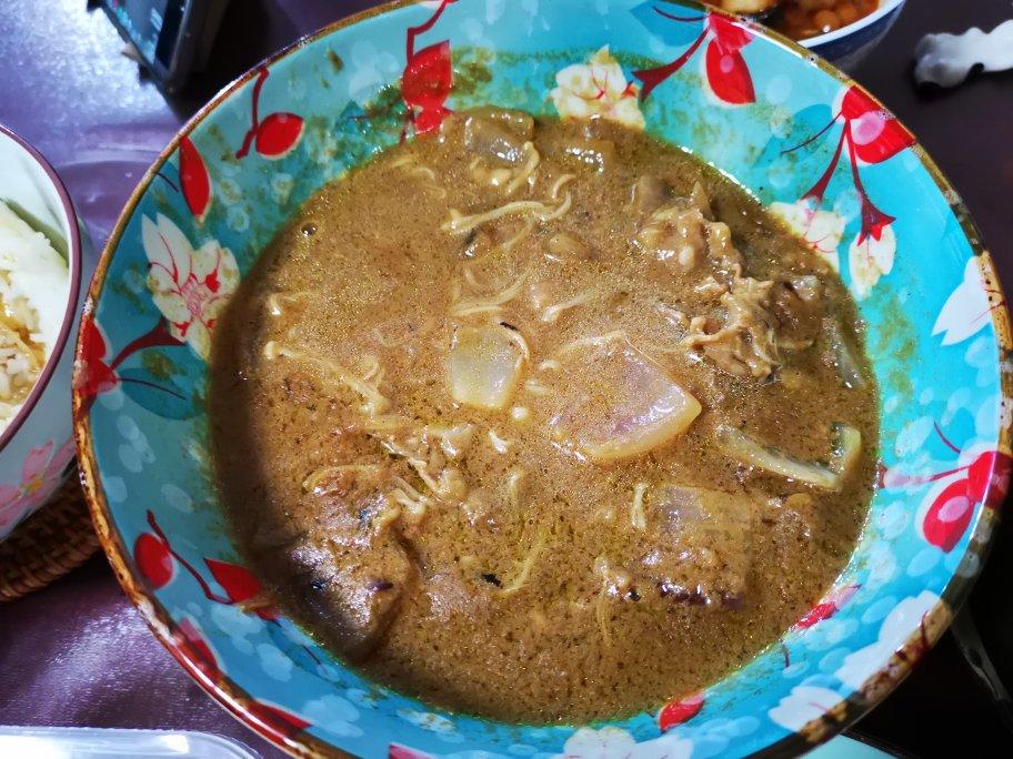 咖喱金针菇肥牛盖土豆泥，绝对好吃吃吃吃