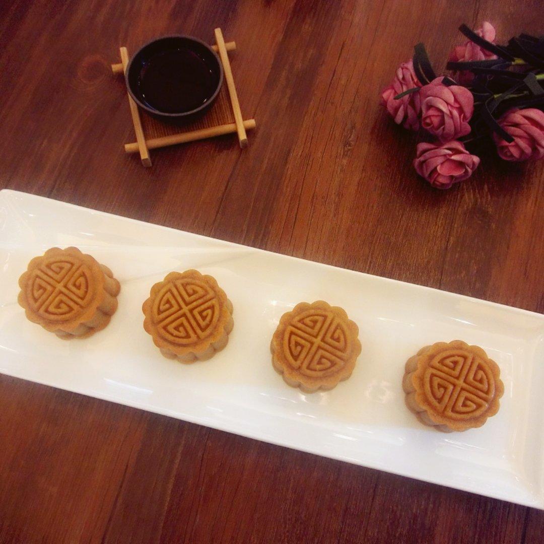 广式月饼—蛋黄莲蓉月饼