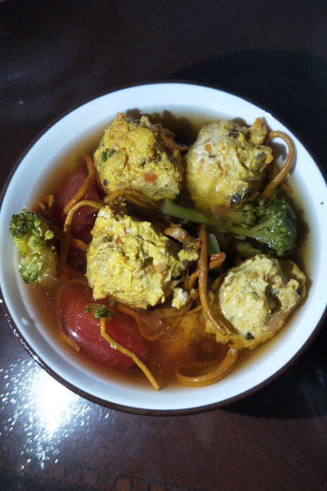 香菇胡萝卜鸡胸肉丸子汤（减肥）