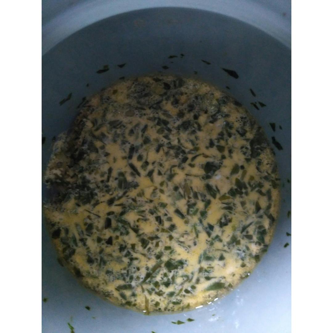 蘸汁菠菜鸡蛋糕——春季养生多吃菠菜