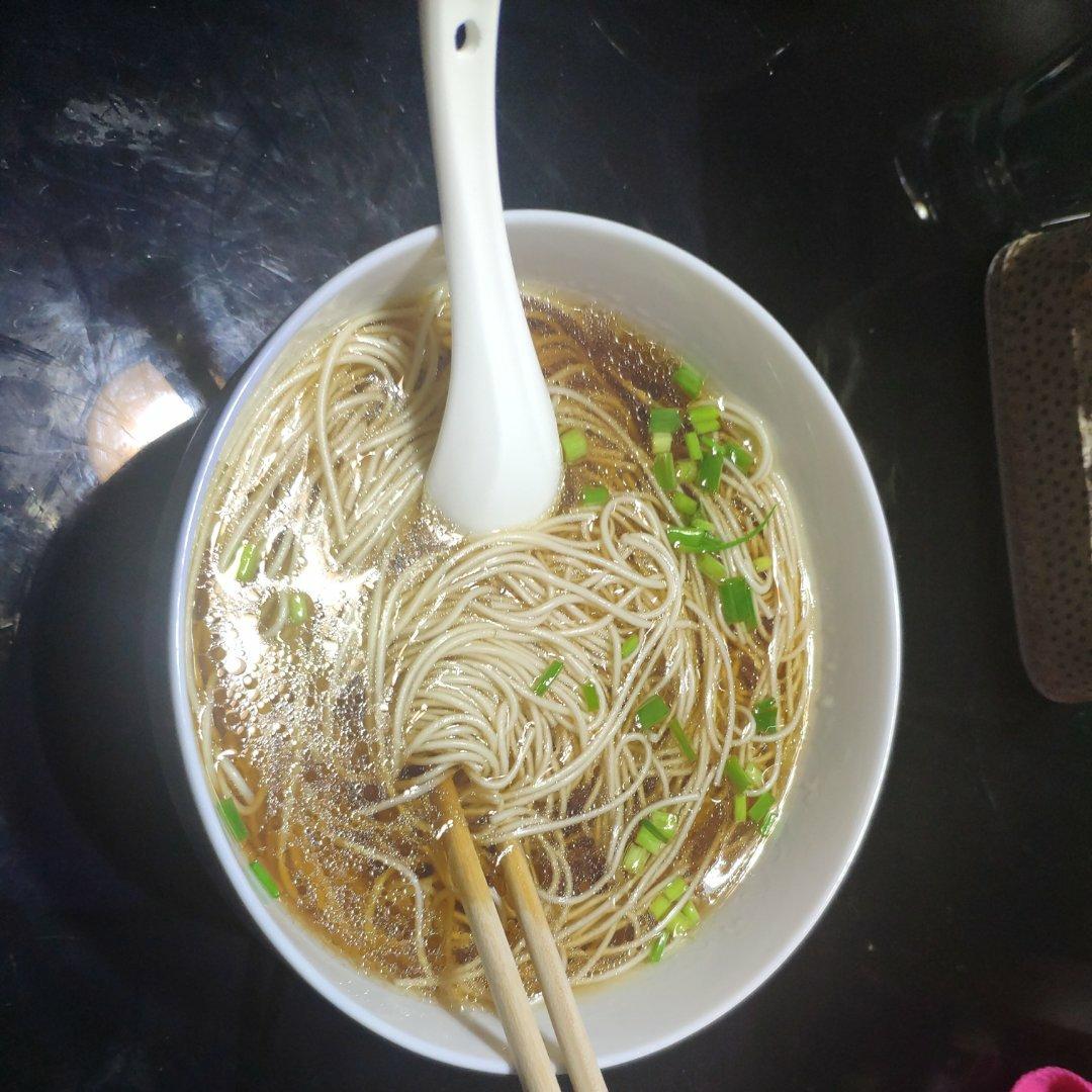 十分钟搞定的热汤面