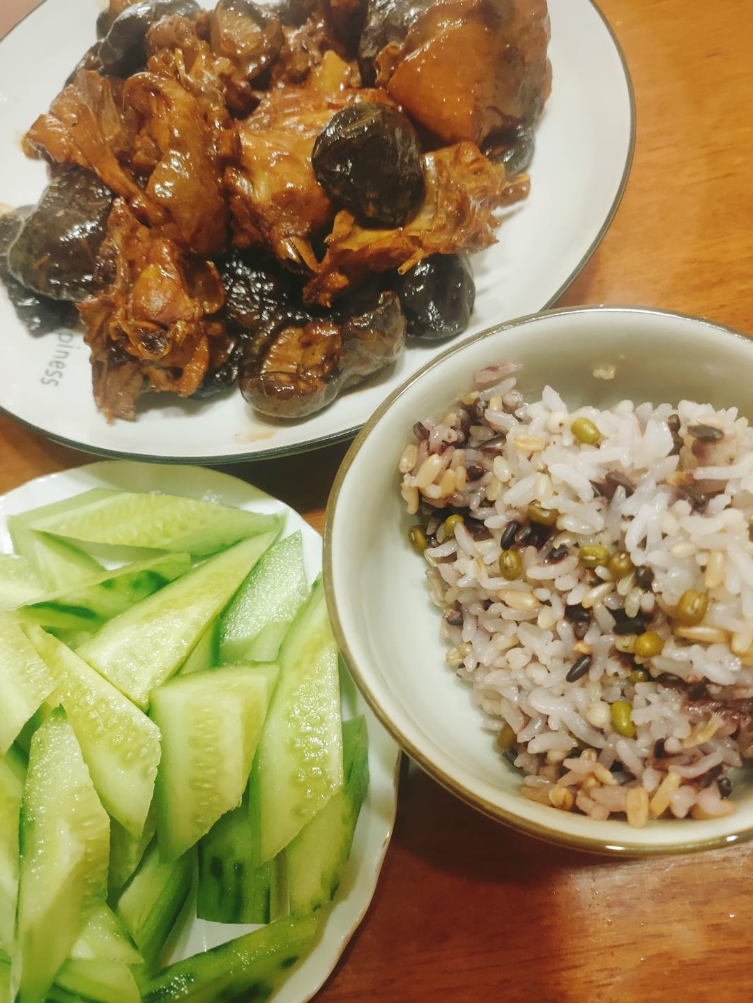 荷兰豆炒鸡丁+火龙果+无糖酸奶