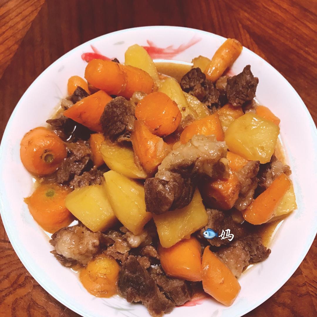 胡萝卜土豆烧牛腩