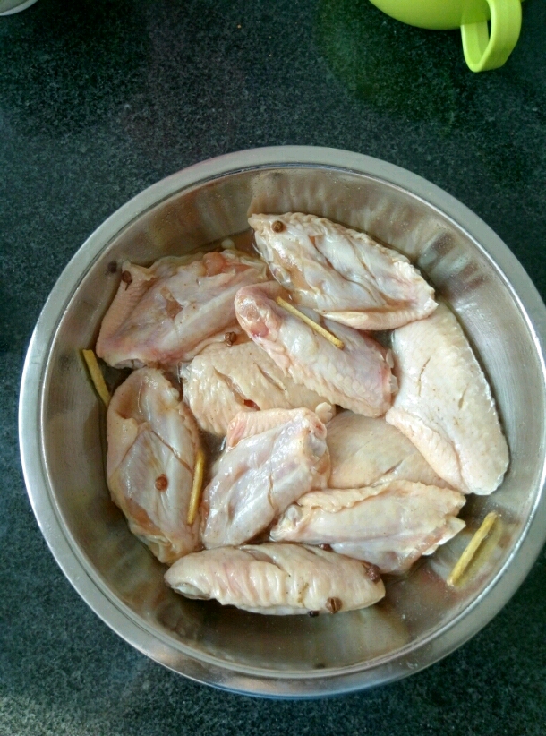 香煎鸡中翅的做法 步骤1