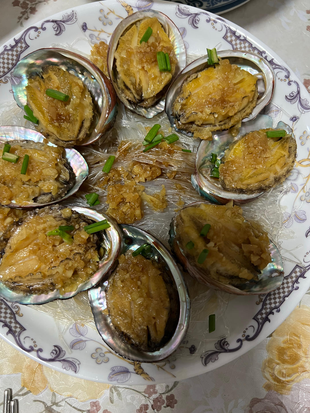 蒜蓉粉丝蒸鲍鱼