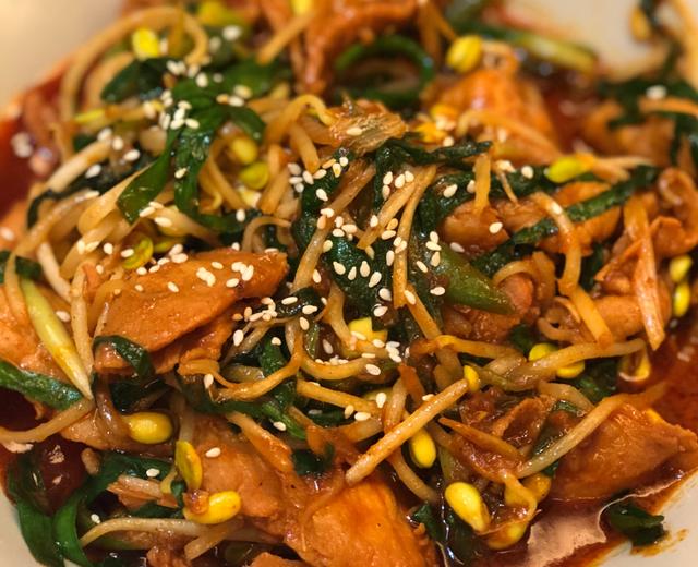 韩式豆芽辣炒肉的做法