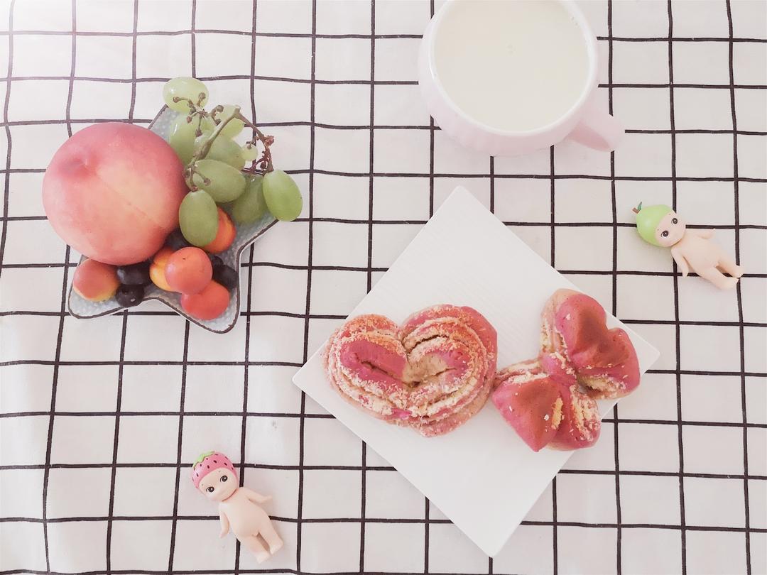 ㊙️火龙果椰蓉蝴蝶结🎀/心形面包