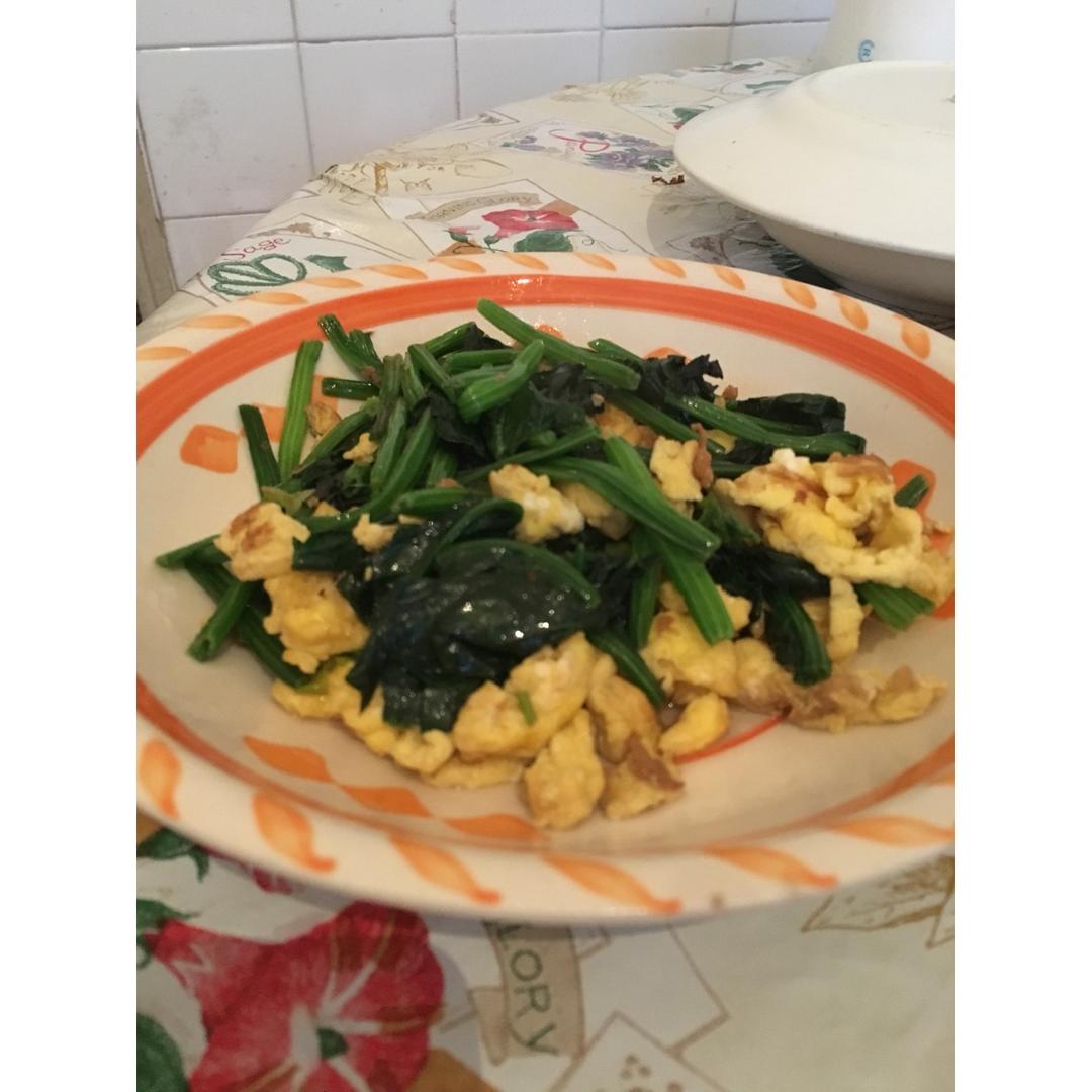 菠菜炒鸡蛋