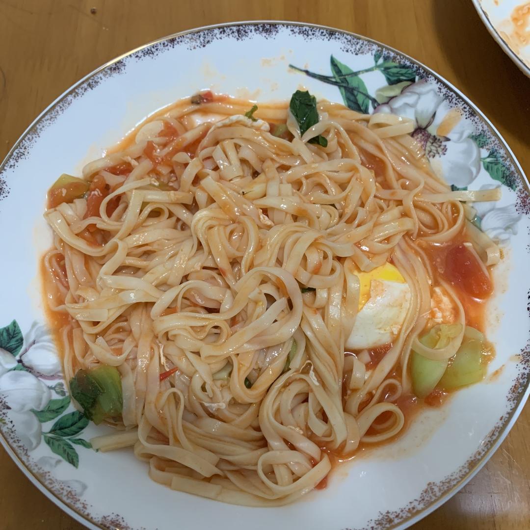 开胃好吃的酸汤空心挂面