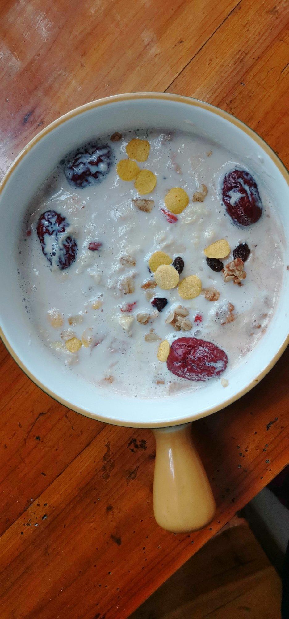 琳哥的开学季🥛超简单营养早餐🥣火爆《舌尖》的牛奶鸡蛋醪糟🥚