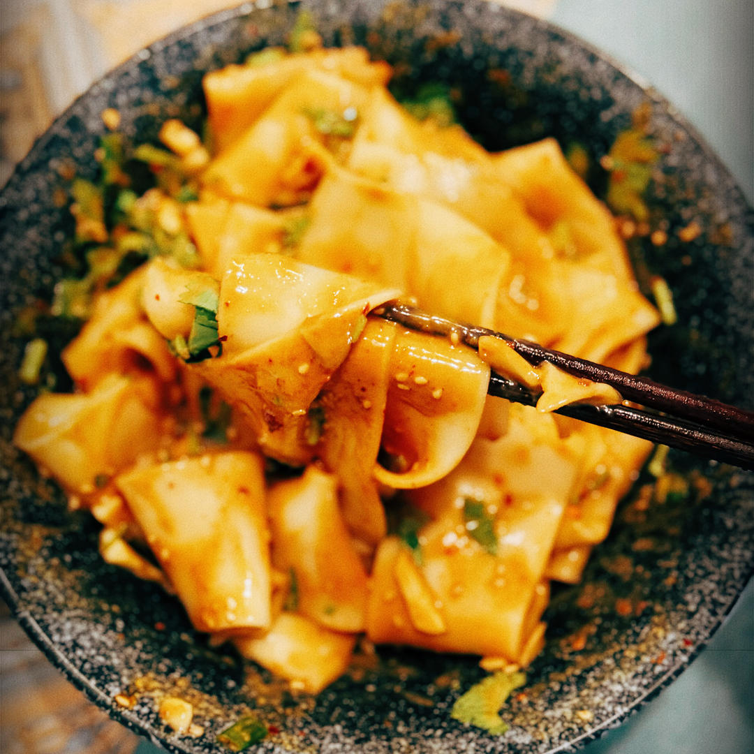 秒杀小夜市的麻酱流汁宽粉