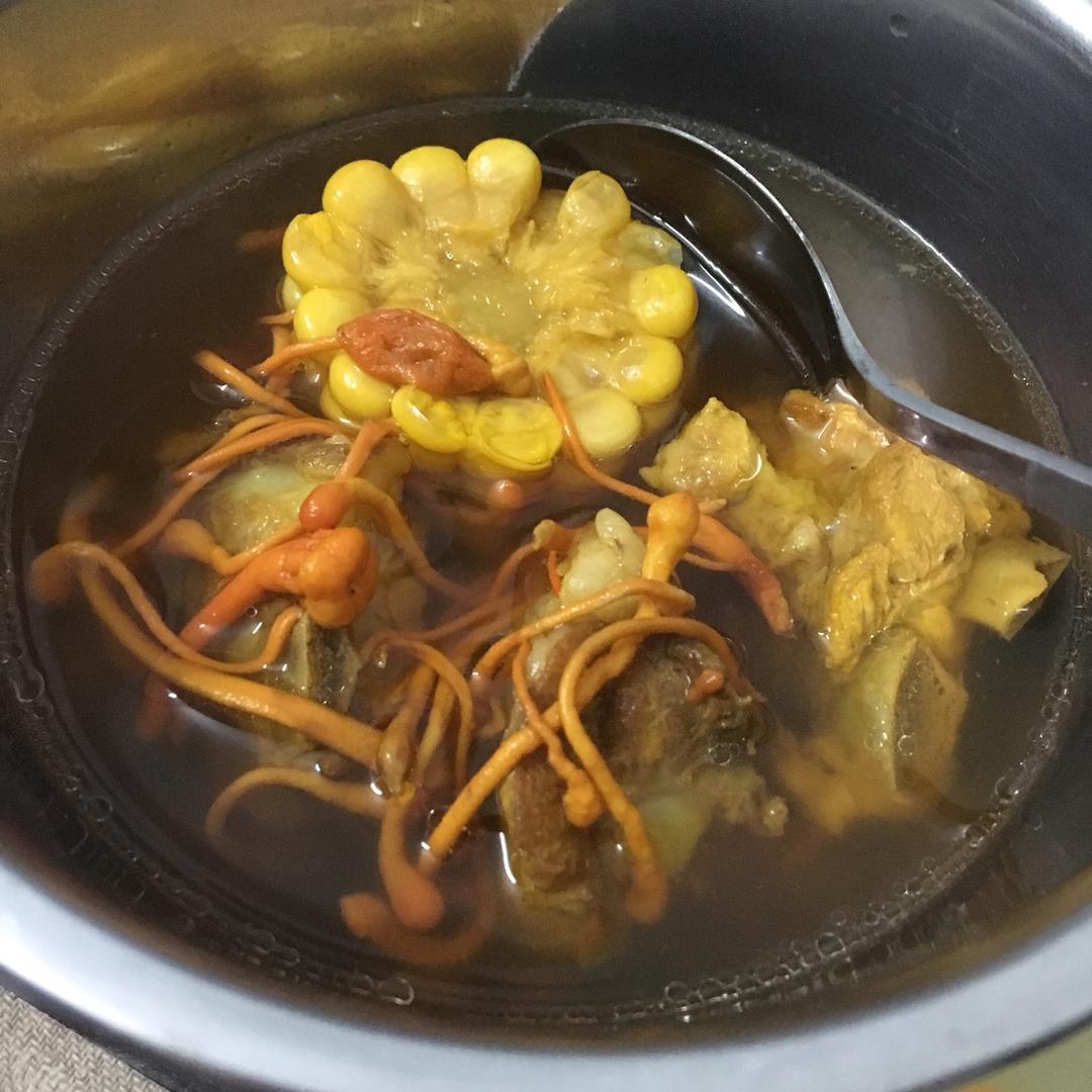 虫草花玉米排骨汤