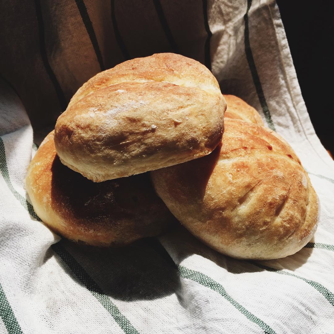 冷藏发酵的迷你硬式面包