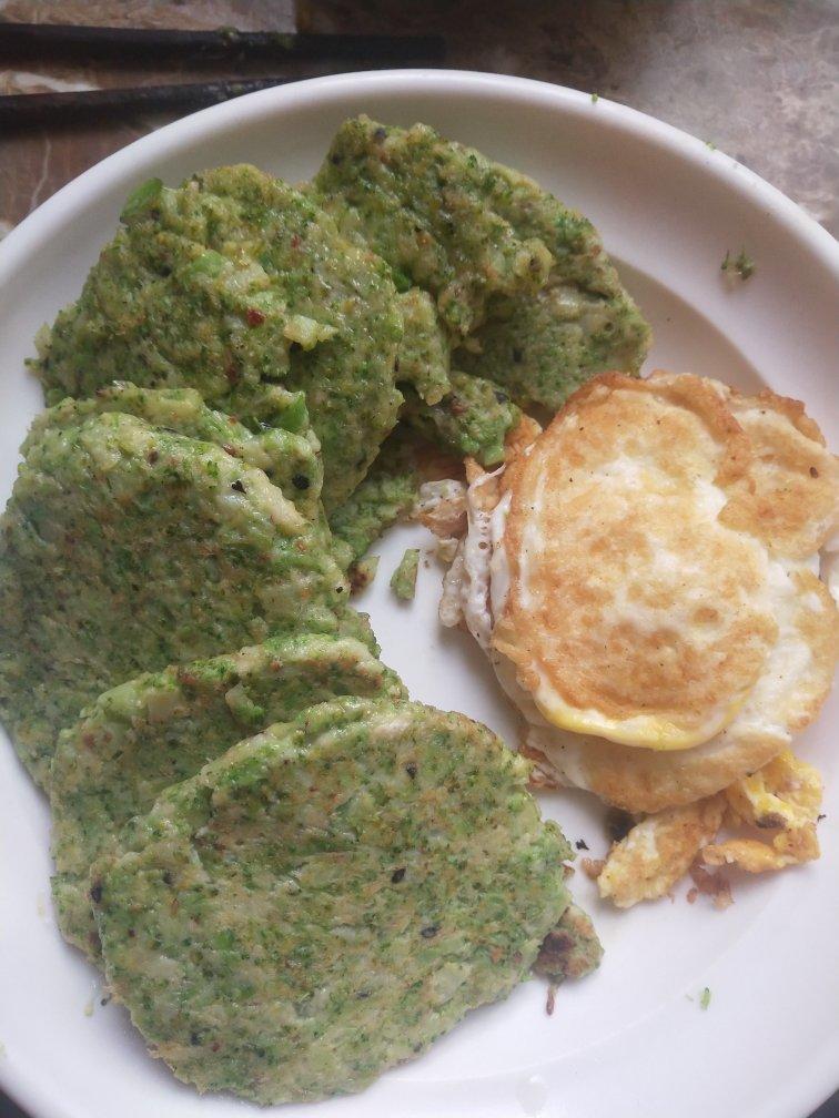 西兰花鸡蛋饼