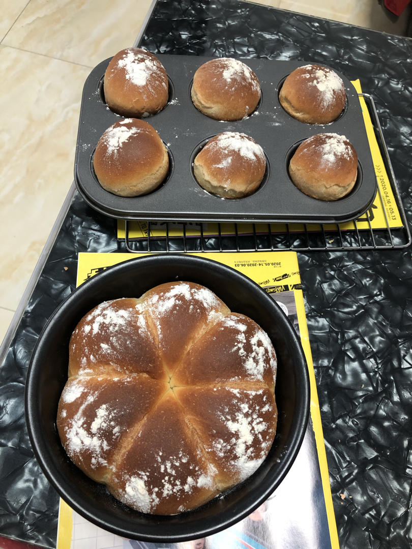 炼乳奶酪花朵面包