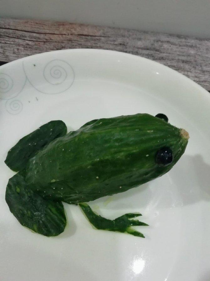 蔬果创意黄瓜青蛙