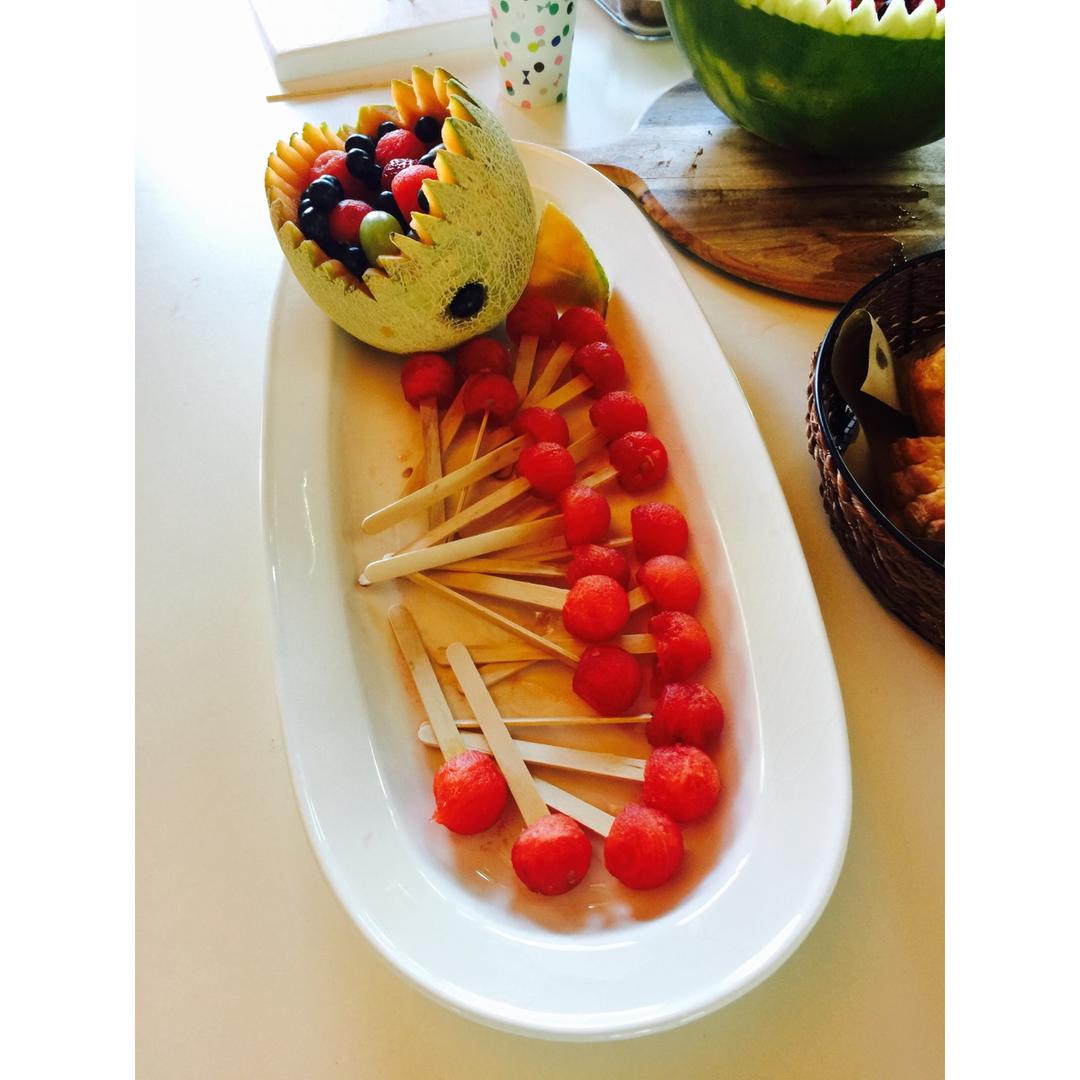 超级酷炫的鲨鱼西瓜雕