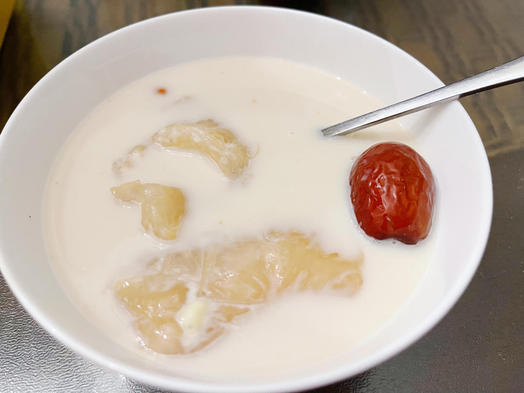 【10款女性滋养汤】花胶炖牛奶