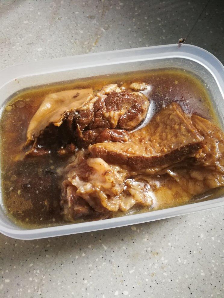 高压锅卤牛腩