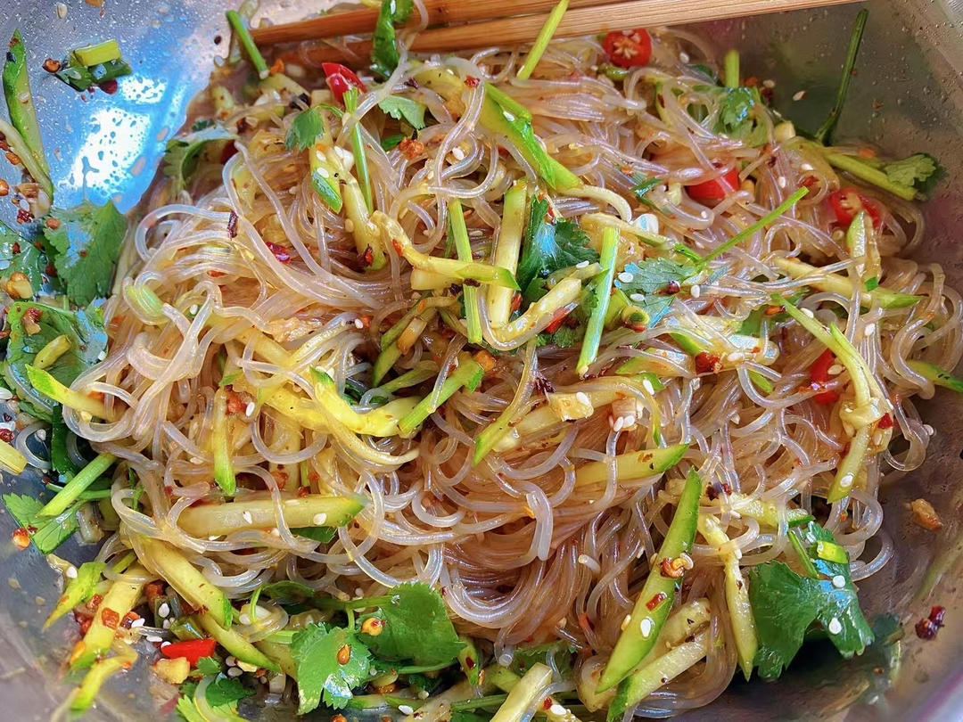 5分钟完成逆天好吃的凉拌粉丝