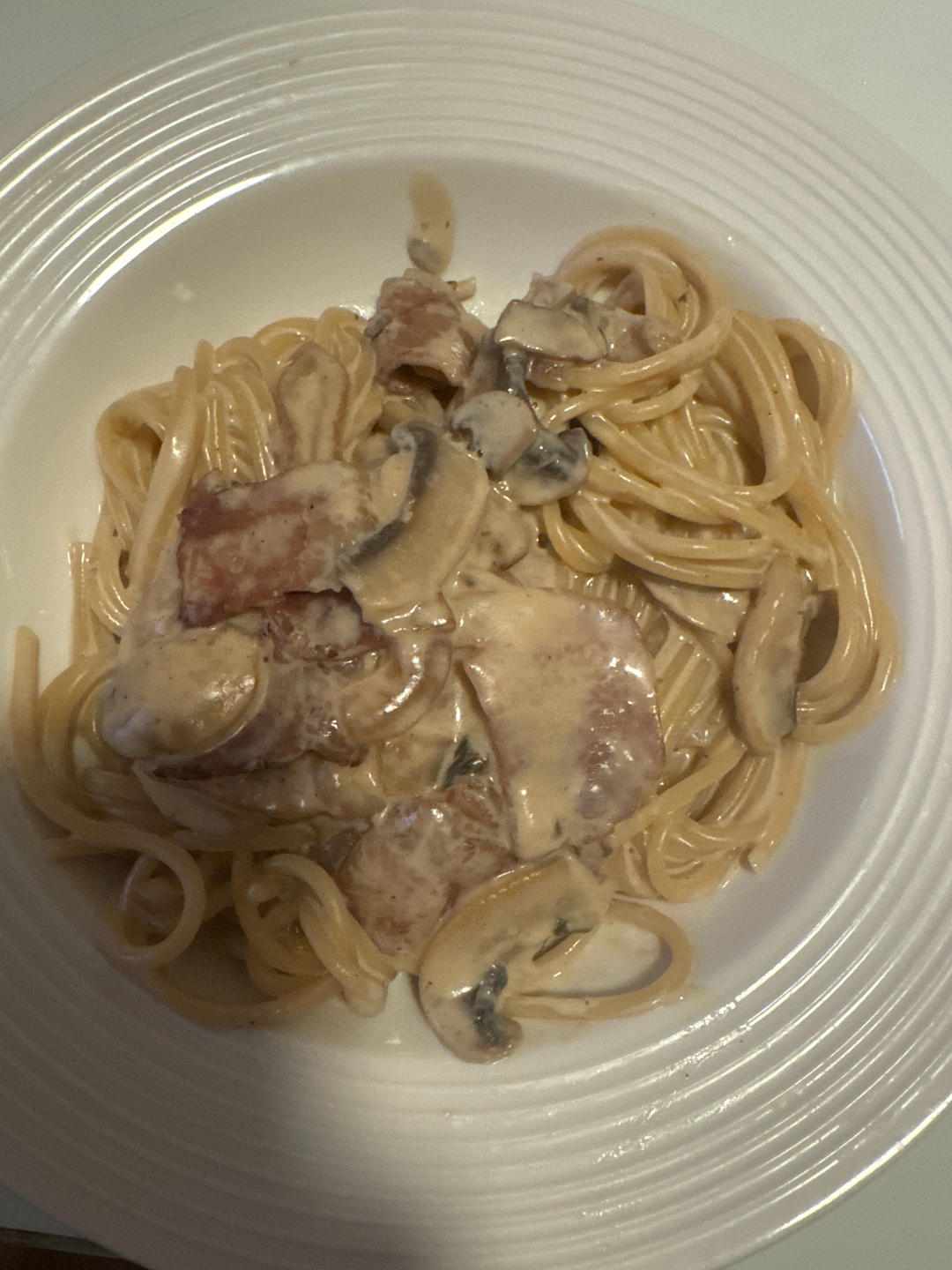 奶油蘑菇培根意大利面