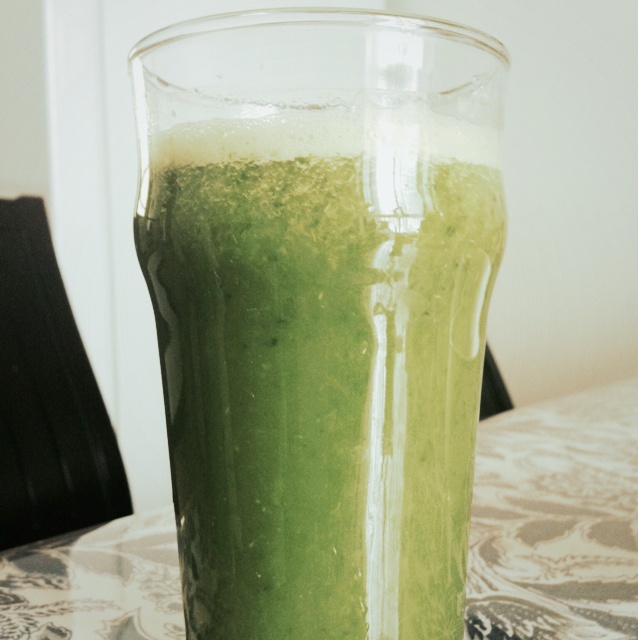 自制hey juice排毒果蔬汁。