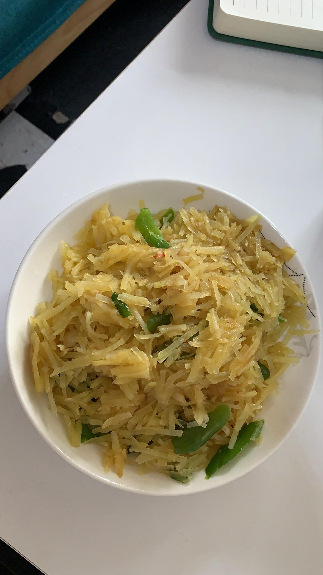 〈辣椒炒土豆丝〉，新手必学，欣小厨 😉