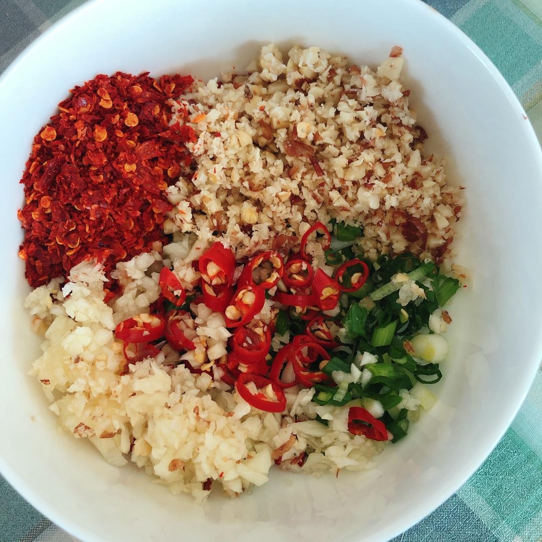 超好吃的必备万能蘸料❗️让火锅、凉拌菜、水煮菜秒变美味❗