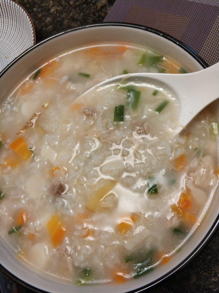 小小希小姐做的干贝瘦肉营养粥