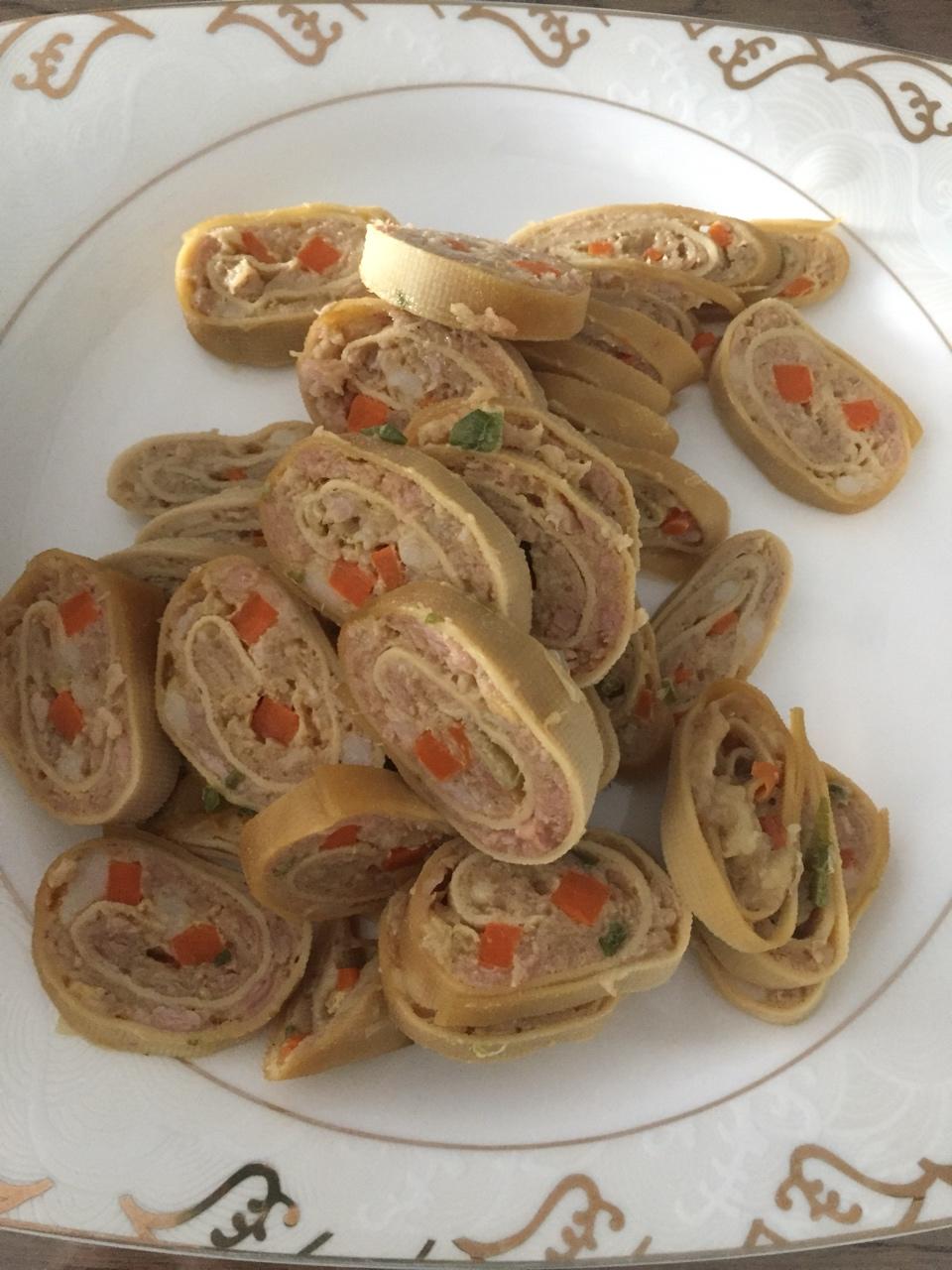 赞                  千子              猪肉,面粉,干豆腐一大张,姜