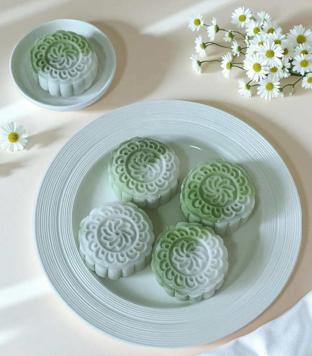 豆沙抹茶冰皮月饼