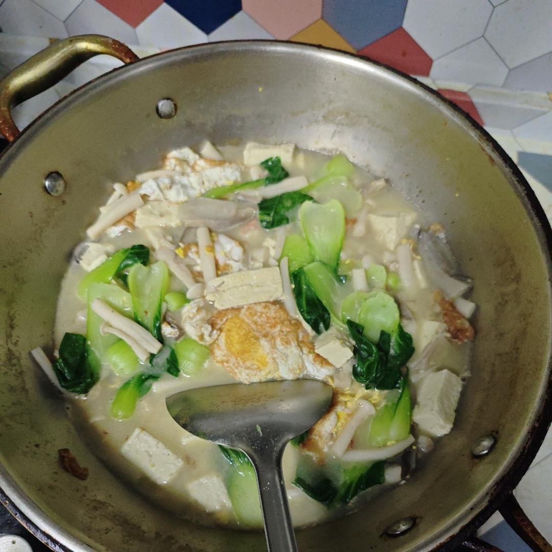 蘑菇虾仁豆腐汤