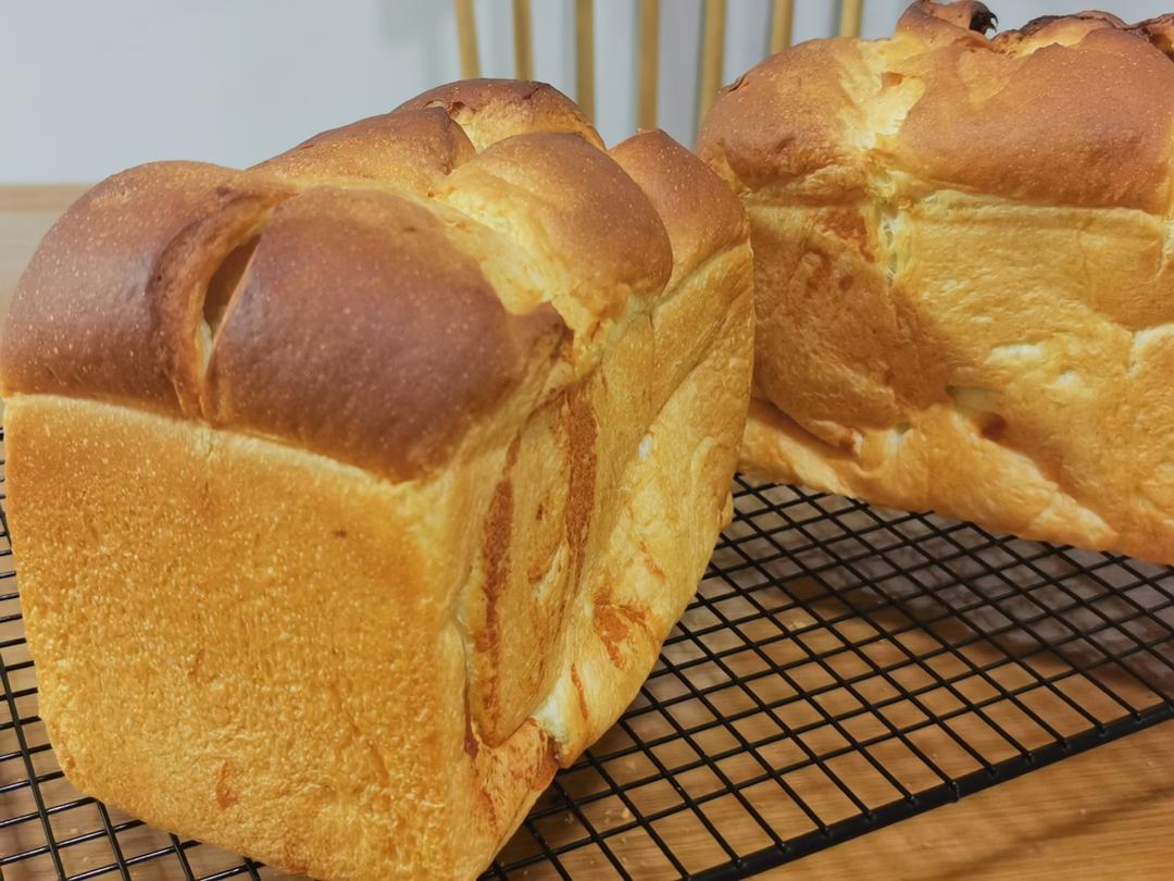 我认为最好吃的吐司🍞重磅奶油奶酪吐司（内含奶油奶酪馅料制作方法）