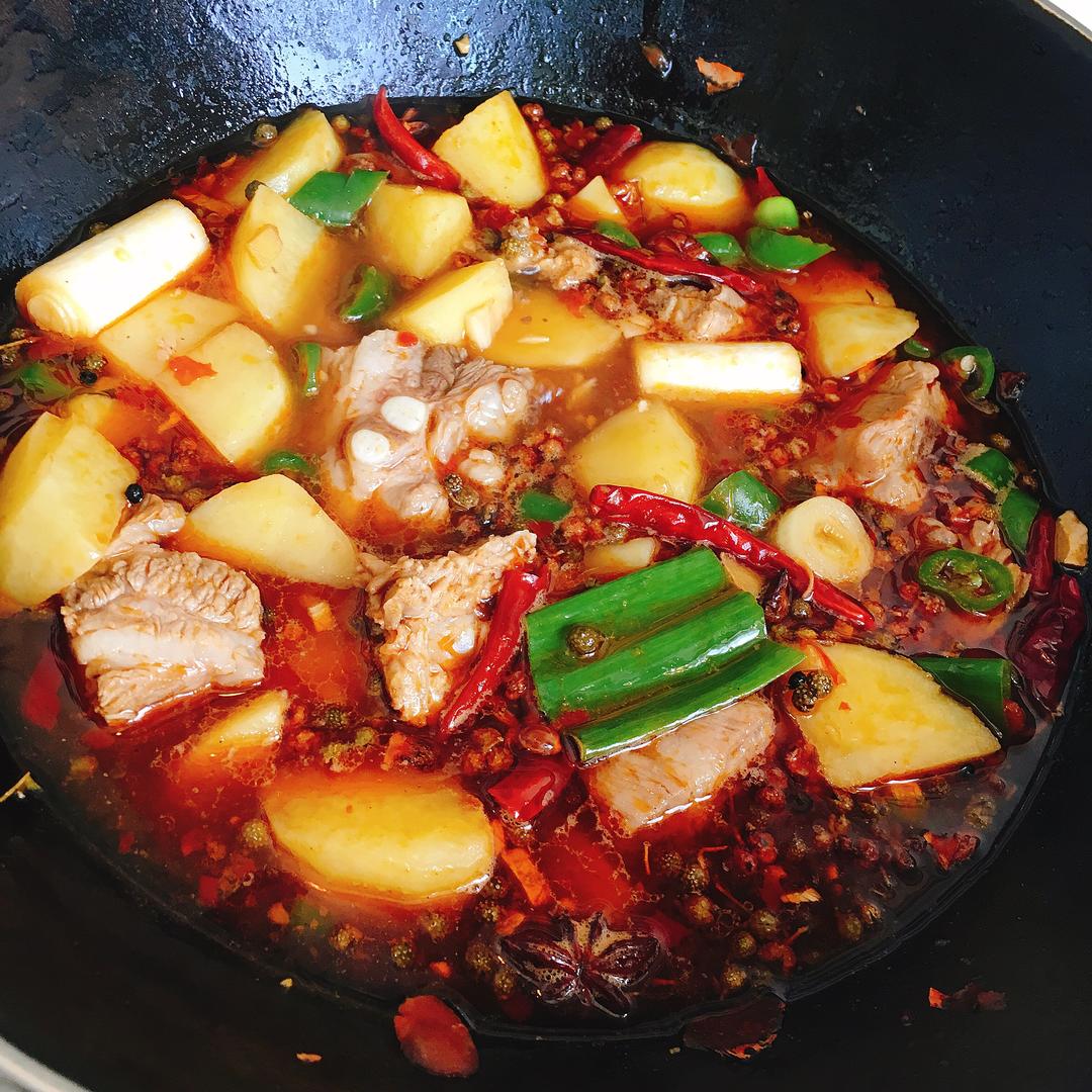 麻辣土豆烧排骨的做法