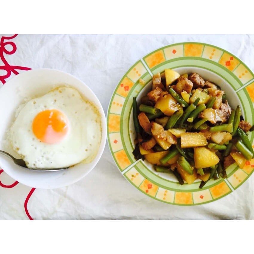 红烧排骨炖豆角土豆