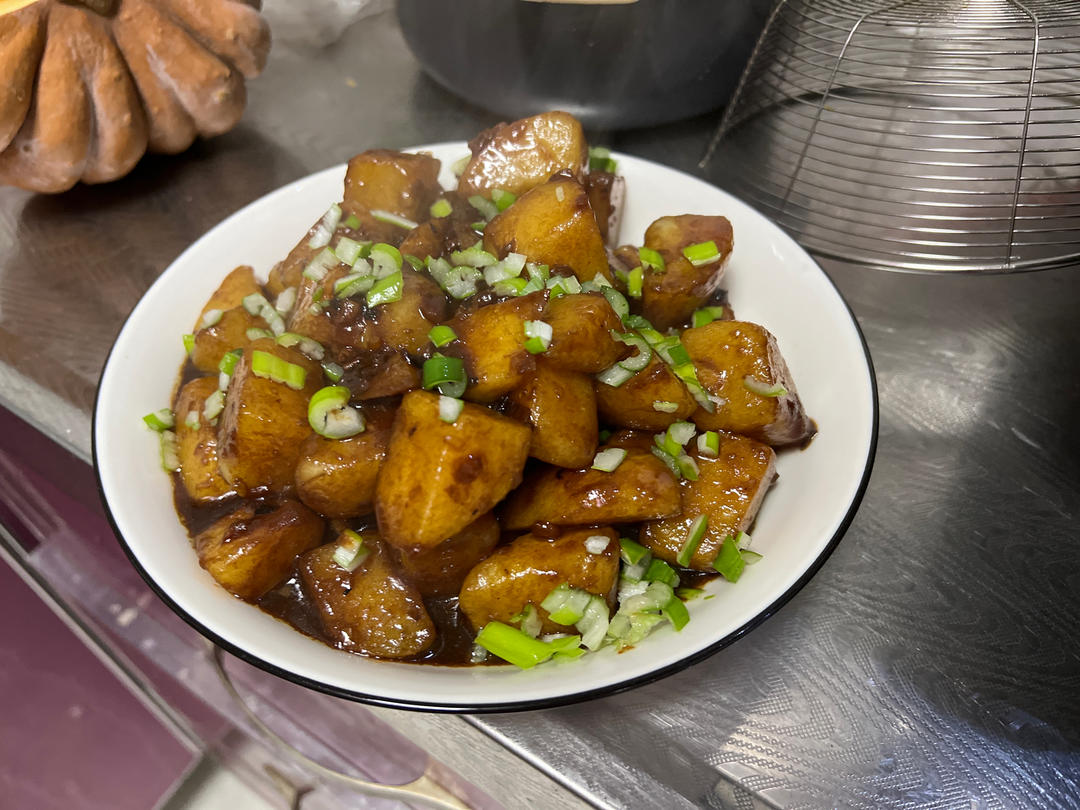 🔥巨下饭，软糯入味！比肉还好吃的红烧土豆