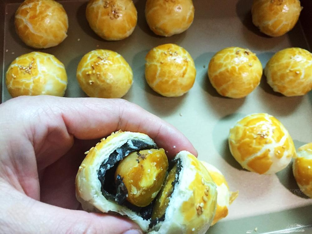 免揉免松弛超快手不破酥不混酥的蛋黄酥—新手一看包会