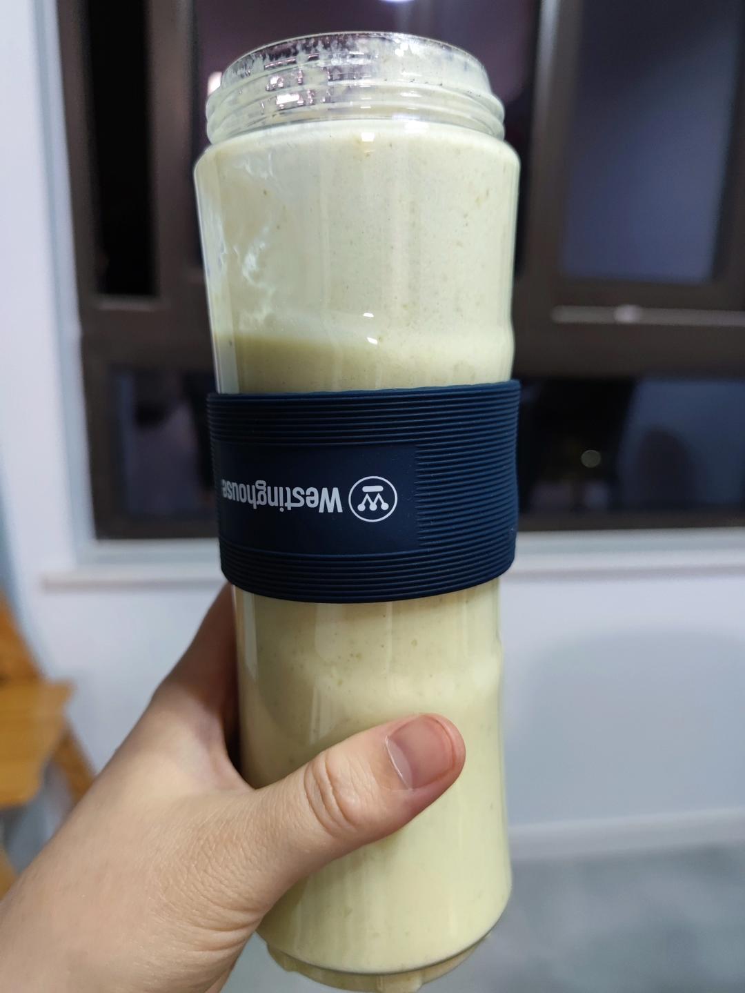 巨巨巨好喝超级推荐 ✨牛油果🥑香蕉🍌奶昔 几十秒搞定✌️