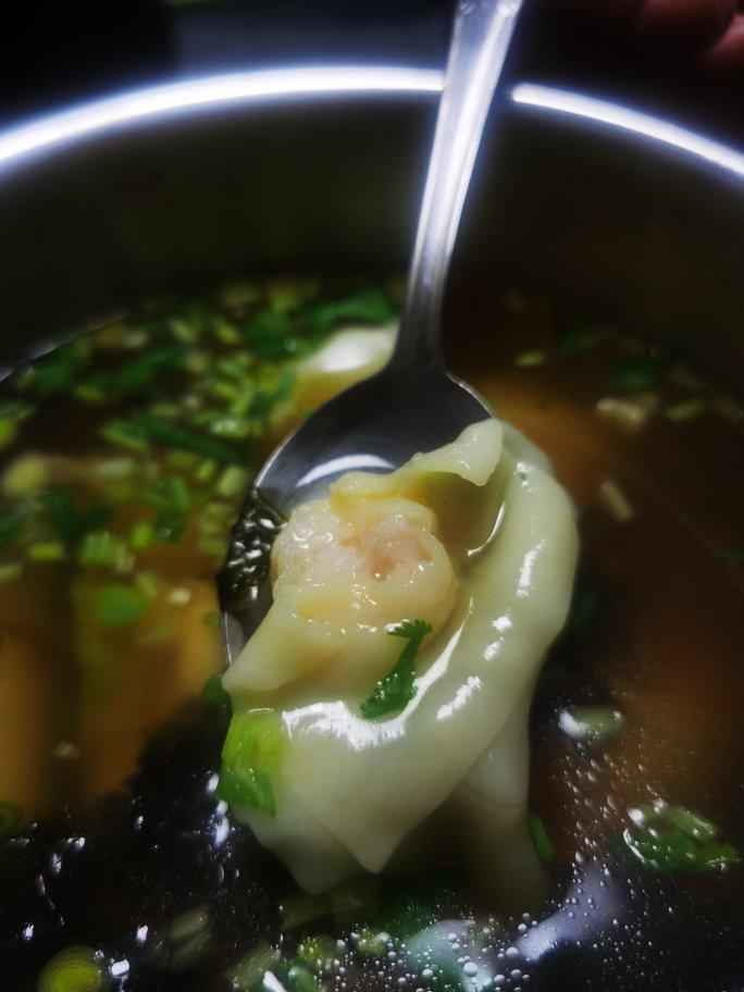 虾肉小馄饨